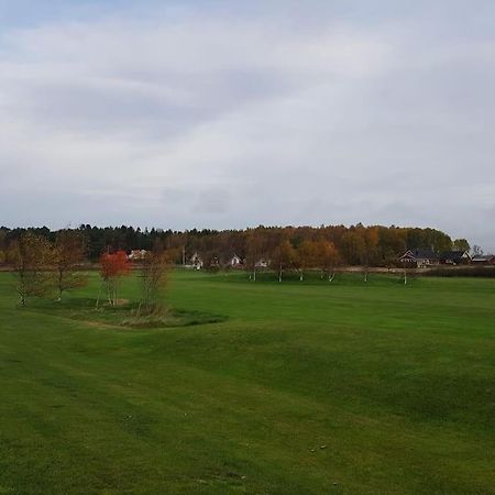 Attefallhus Blixtorps Golfbana Варбери Екстериор снимка
