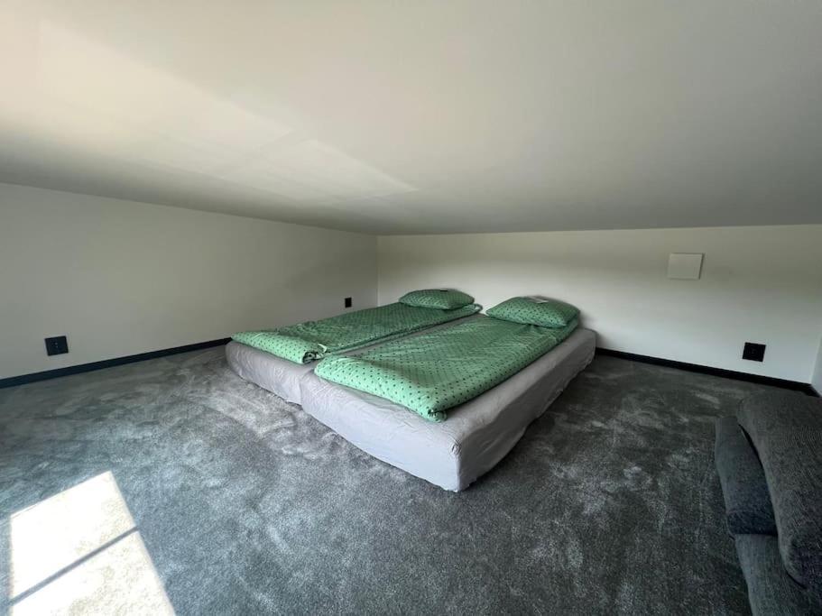 Attefallhus Blixtorps Golfbana Варбери Екстериор снимка